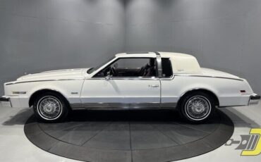 Oldsmobile-Toronado-Coupe-1985-30