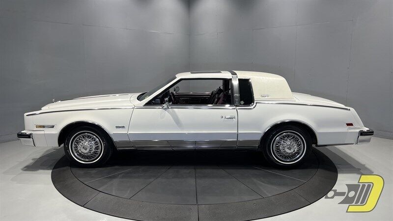 Oldsmobile-Toronado-Coupe-1985-30