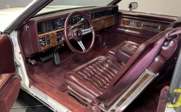 Oldsmobile-Toronado-Coupe-1985-36