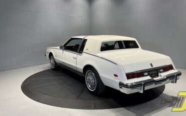 Oldsmobile-Toronado-Coupe-1985-4