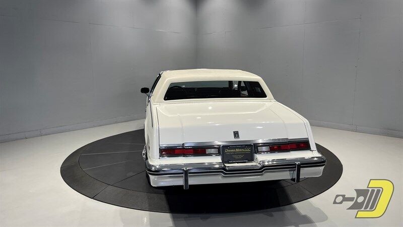 Oldsmobile-Toronado-Coupe-1985-5