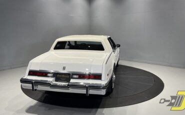 Oldsmobile-Toronado-Coupe-1985-6