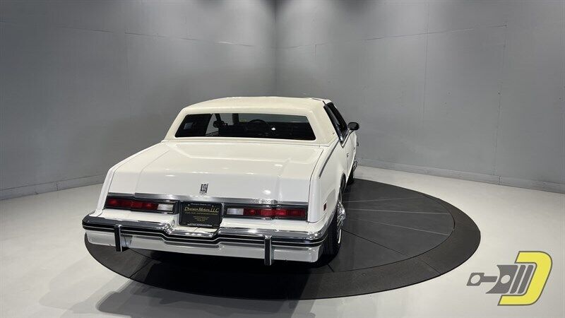 Oldsmobile-Toronado-Coupe-1985-6