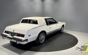 Oldsmobile-Toronado-Coupe-1985-7