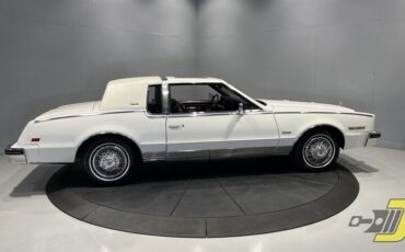 Oldsmobile-Toronado-Coupe-1985-9