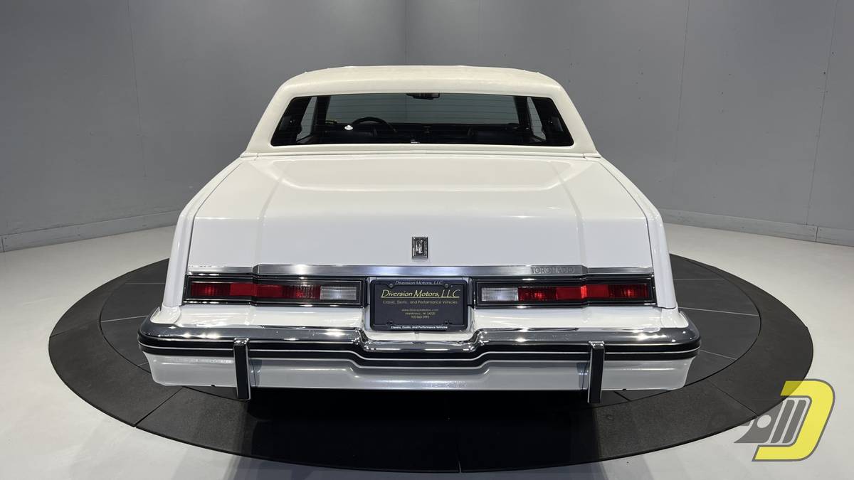 Oldsmobile-Toronado-brougham-1985-1