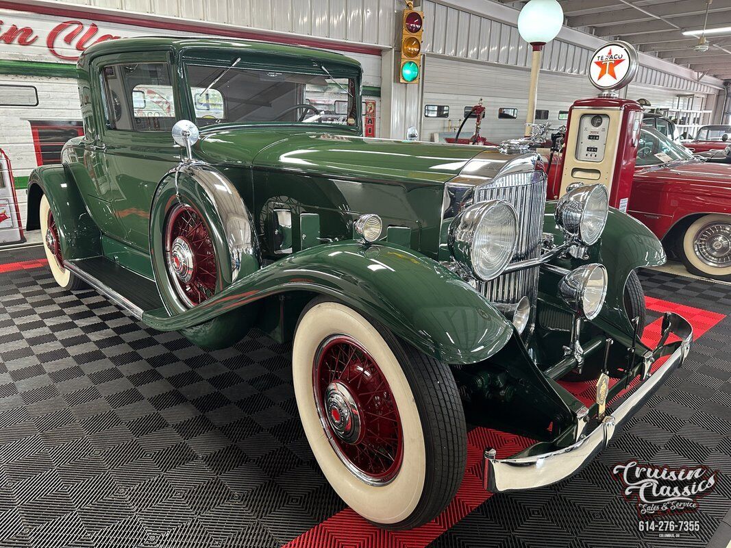 Packard-902-Straight-Eight-Coupe-1932-1