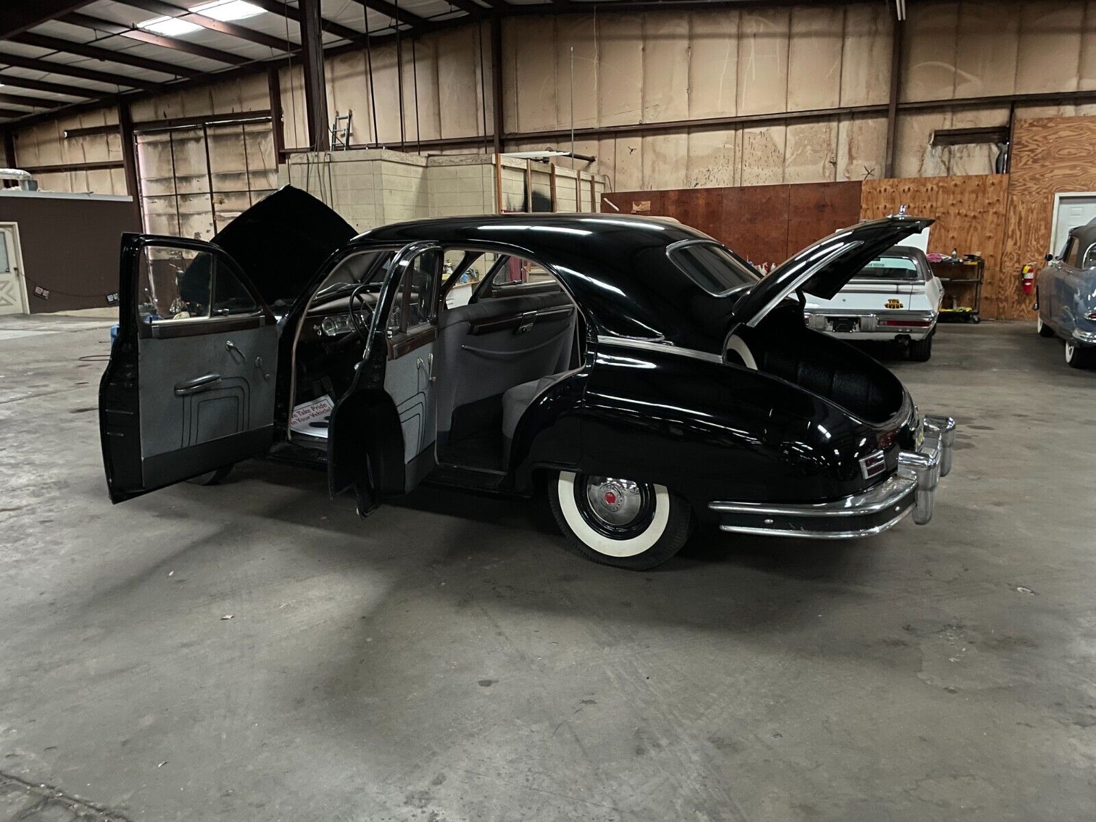 Packard-Eight-Berline-1948-12