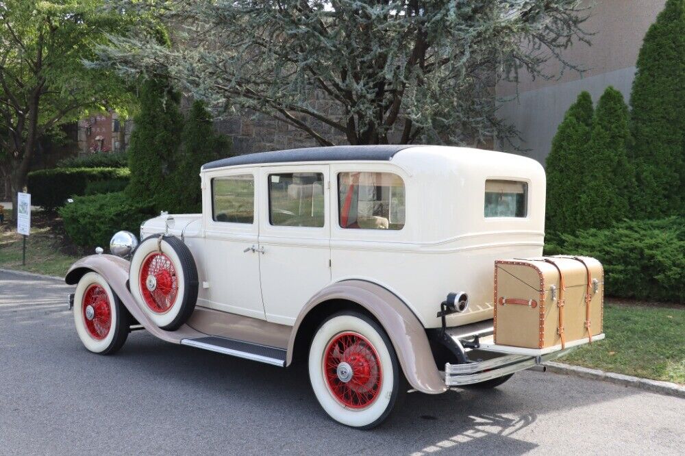 Peerless-Six-Model-61-Sedan-1929-6