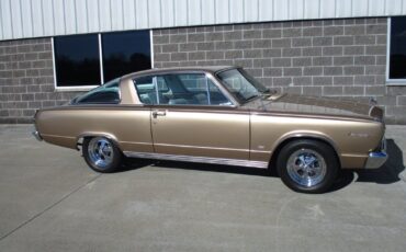 Plymouth-Barracuda-1966-11