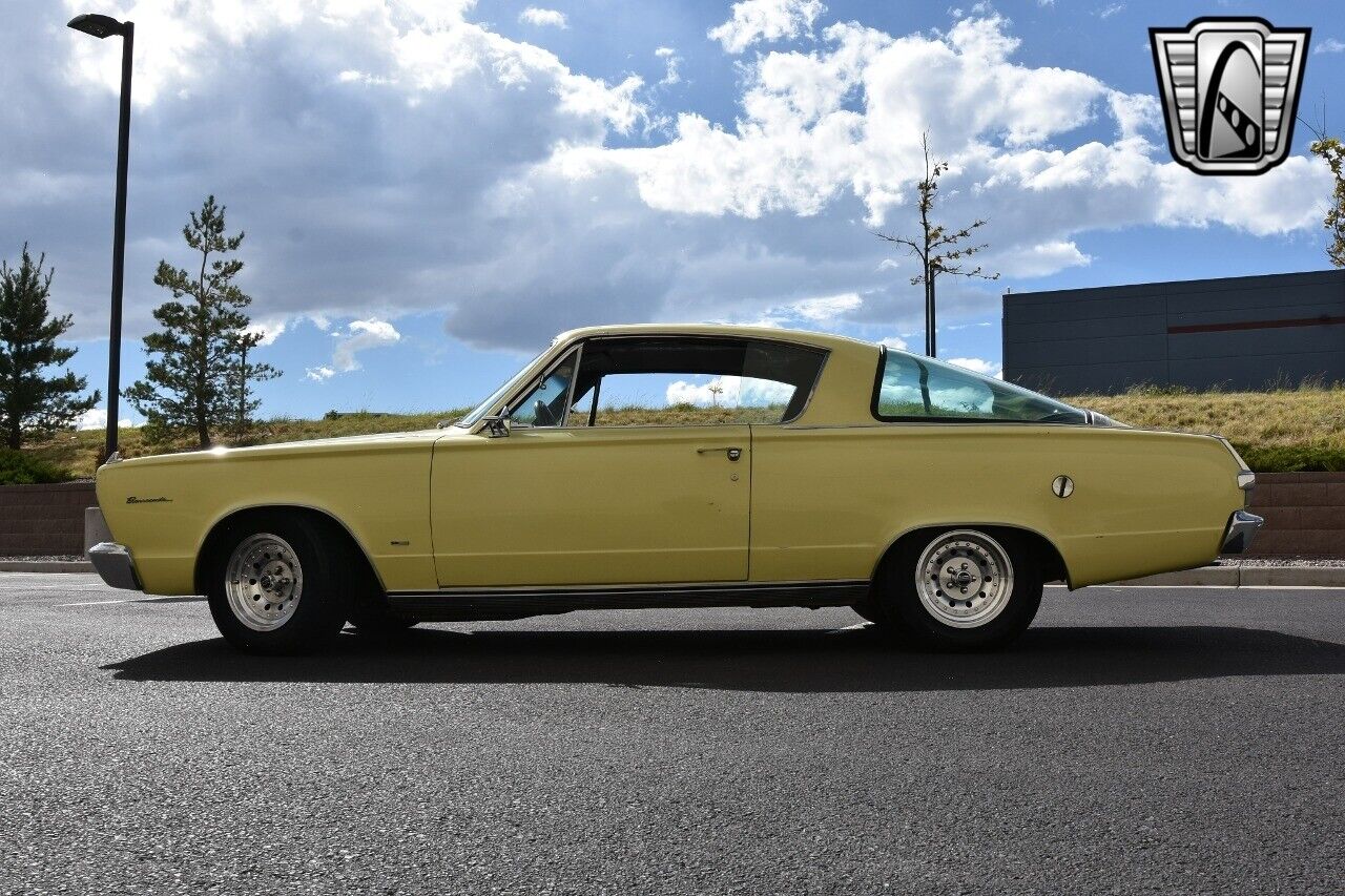 Plymouth-Barracuda-1966-3