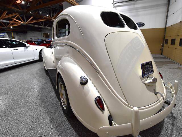 Plymouth-Deluxe-1939-10