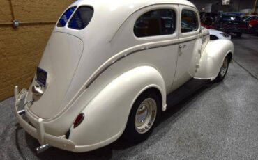 Plymouth-Deluxe-1939-6