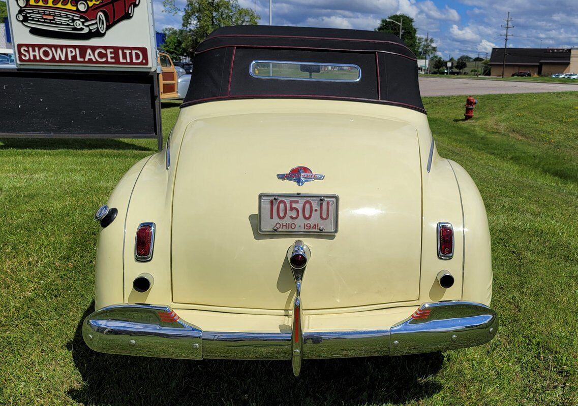 Plymouth-Deluxe-1941-4