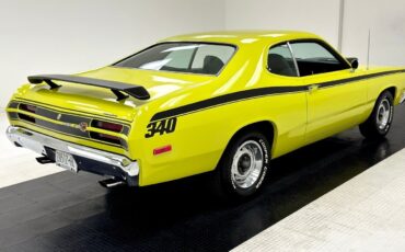 Plymouth-Duster-1971-4