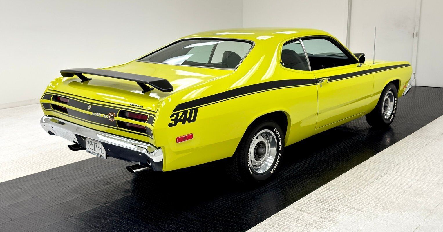 Plymouth-Duster-1971-4