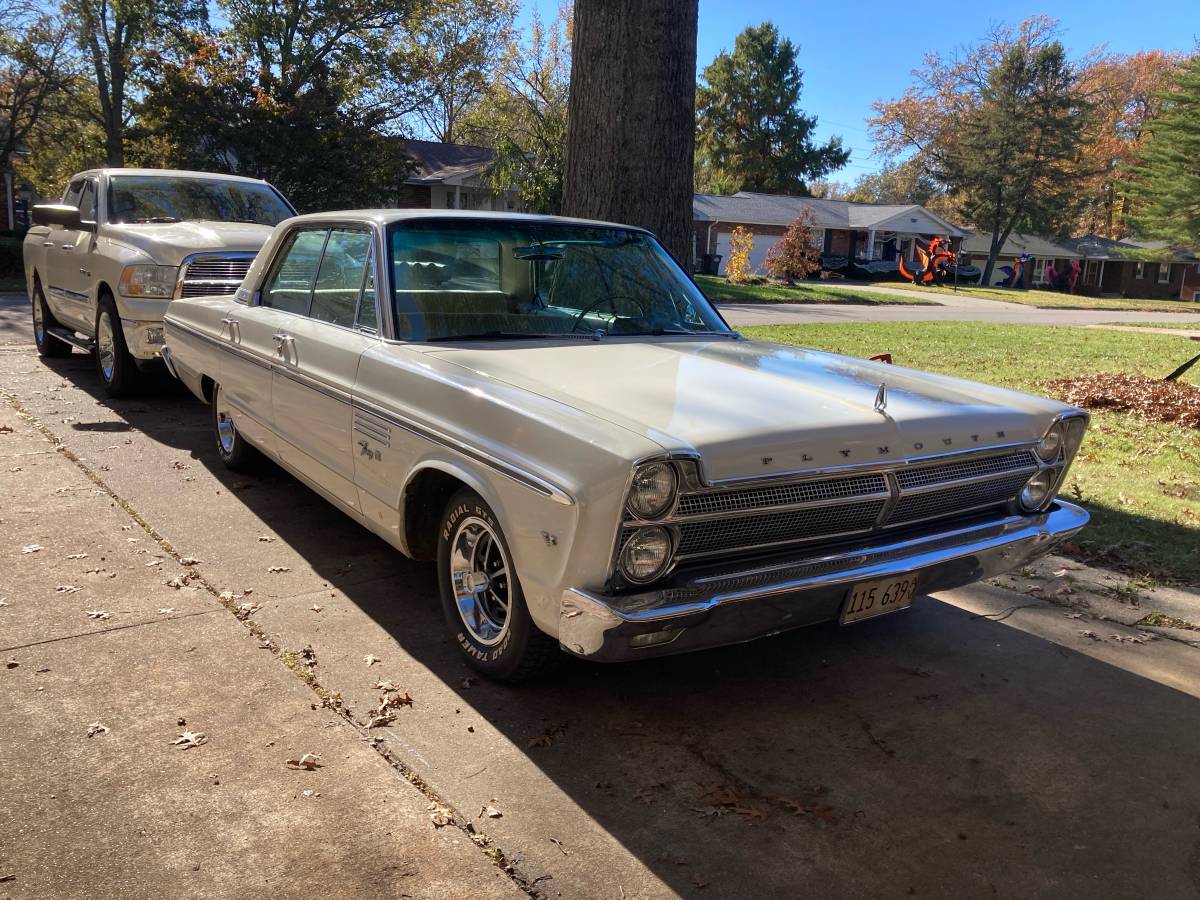 Plymouth-Fury-iii-1965-1