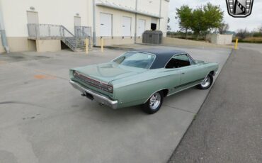 Plymouth-GTX-1968-7