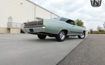 Plymouth-GTX-1968-8