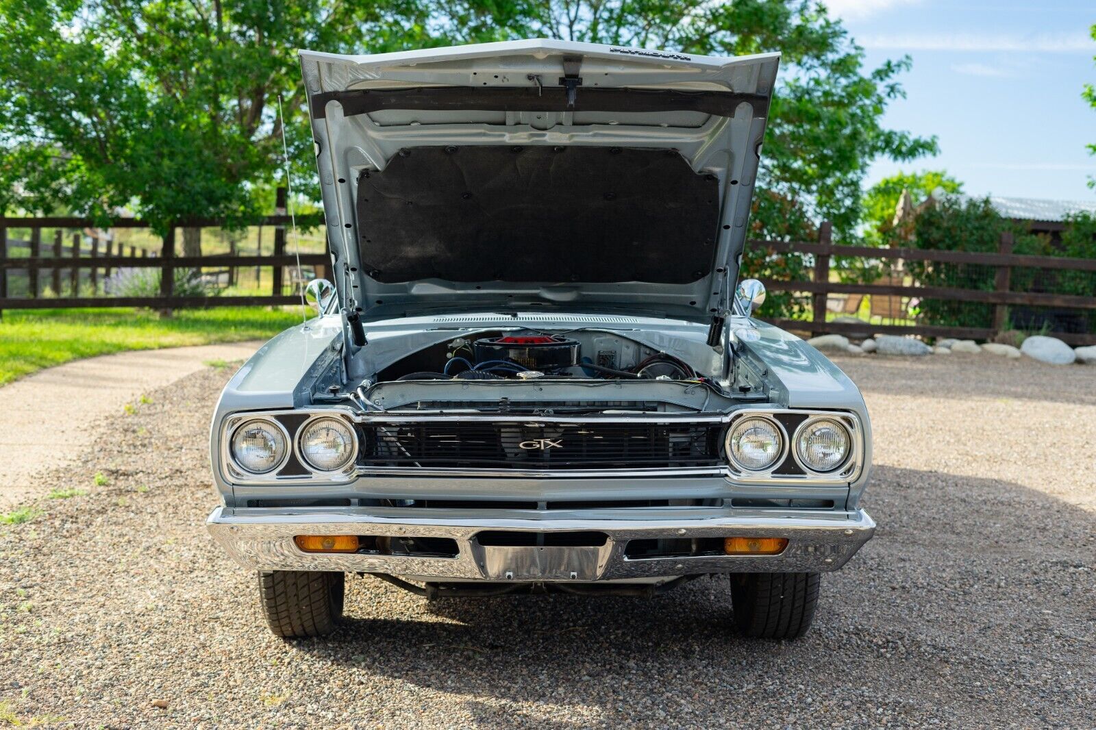 Plymouth-GTX-Coupe-1968-11