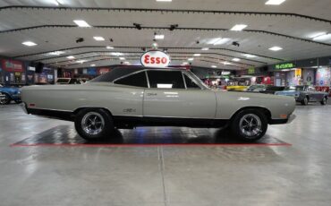 Plymouth-GTX-Coupe-1969-23