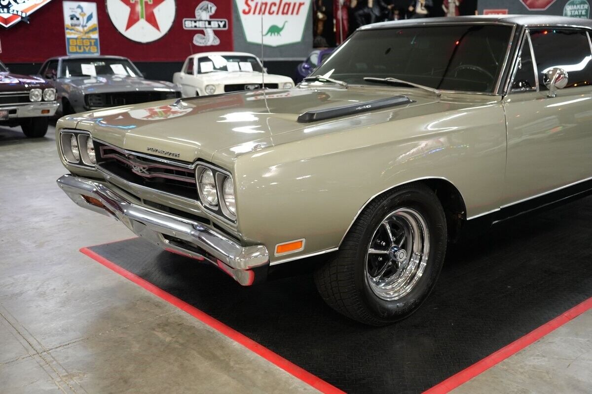 Plymouth-GTX-Coupe-1969-26