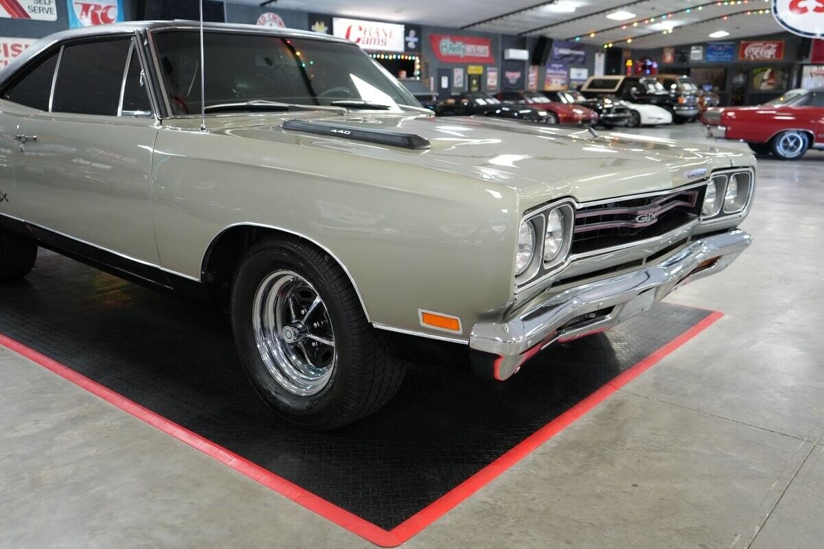 Plymouth-GTX-Coupe-1969-29