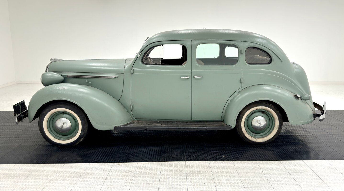 Plymouth-P6-Berline-1938-1