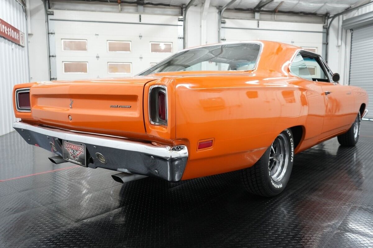 Plymouth-Road-Runner-1969-16