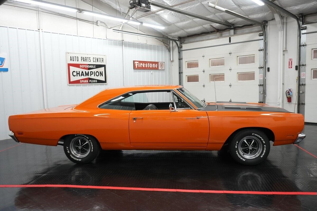 Plymouth-Road-Runner-1969-17