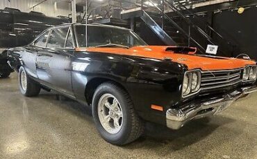 Plymouth-Road-Runner-1969-2