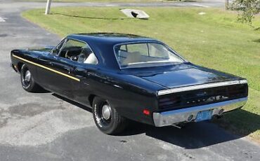 Plymouth-Road-Runner-1970-18