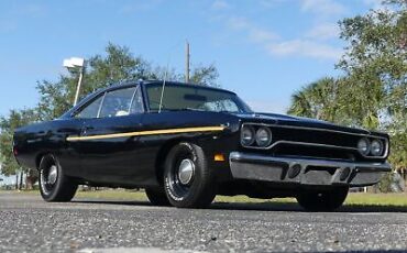 Plymouth-Road-Runner-1970-2