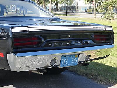 Plymouth-Road-Runner-1970-22