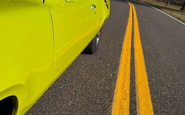 Plymouth-Road-Runner-1971-10