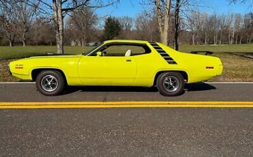 Plymouth-Road-Runner-1971-2