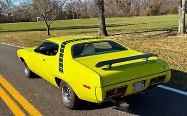 Plymouth-Road-Runner-1971-3