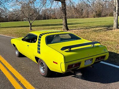 Plymouth-Road-Runner-1971-3