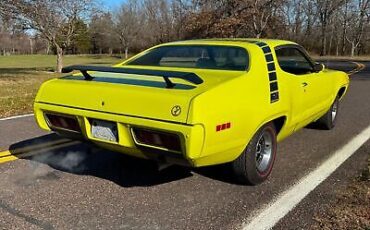 Plymouth-Road-Runner-1971-9