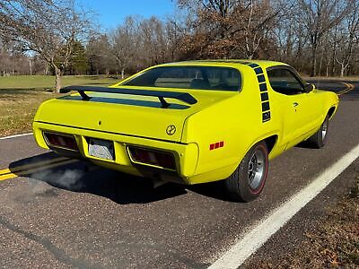 Plymouth-Road-Runner-1971-9