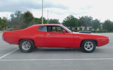 Plymouth-Road-Runner-1972-8