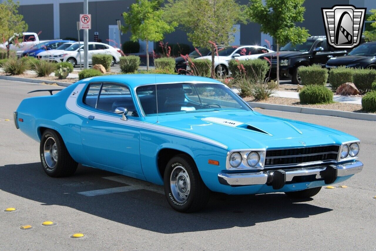 Plymouth-Road-Runner-1973-10