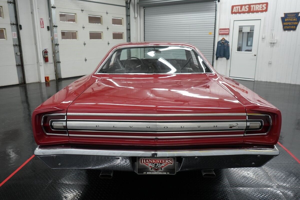 Plymouth-Road-Runner-Coupe-1968-10