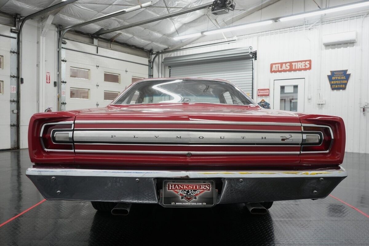 Plymouth-Road-Runner-Coupe-1968-12