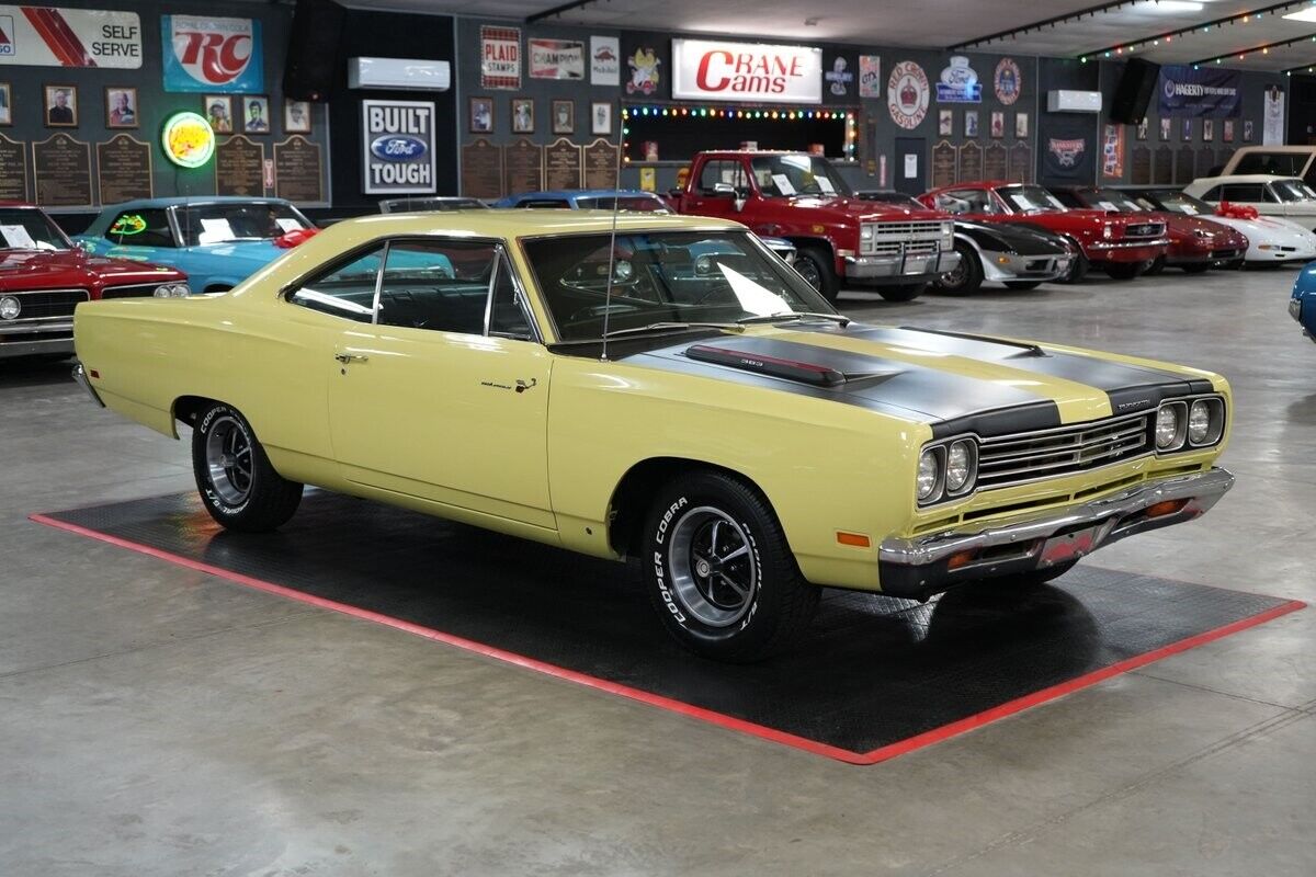 Plymouth-Road-Runner-Coupe-1969-10