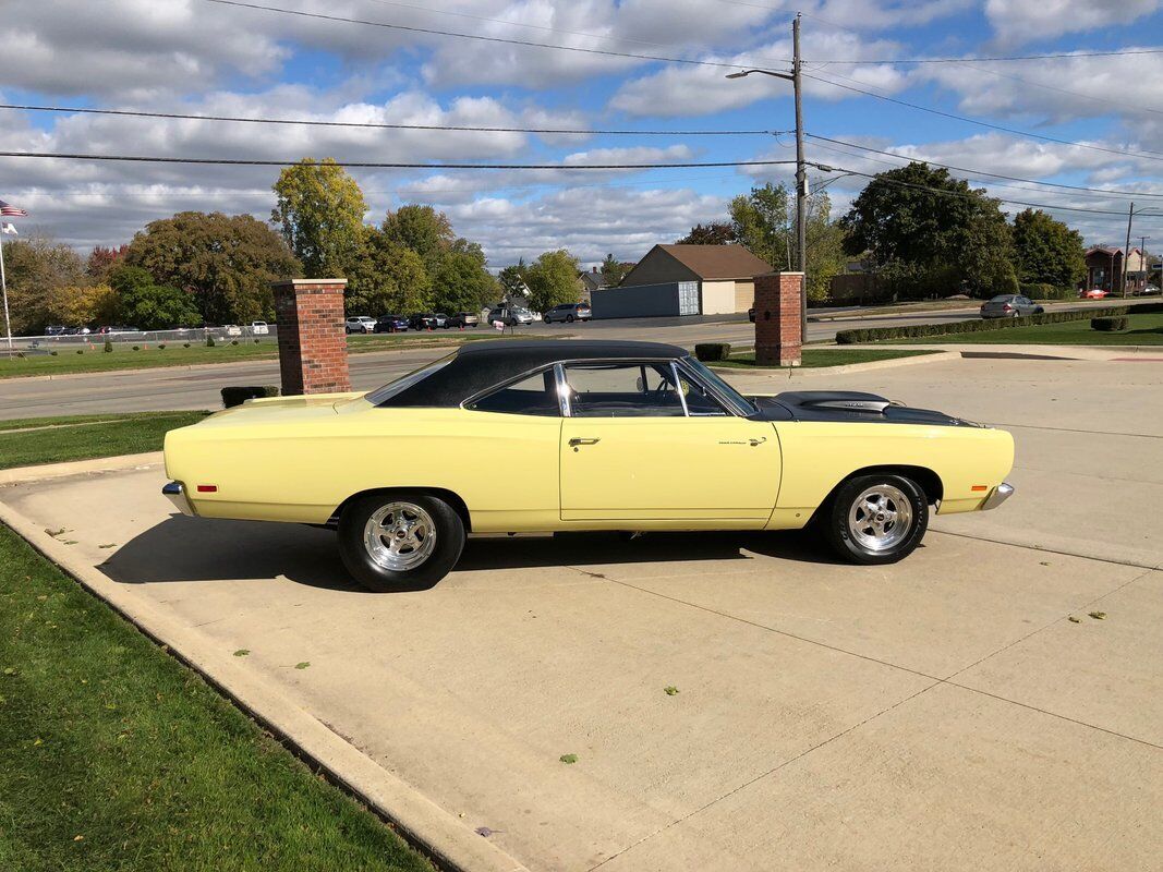 Plymouth-Road-Runner-Coupe-1969-10