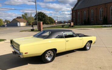 Plymouth-Road-Runner-Coupe-1969-11