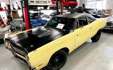 Plymouth-Road-Runner-Coupe-1969-2