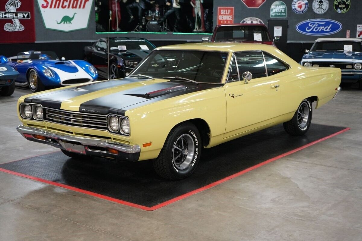 Plymouth-Road-Runner-Coupe-1969-4