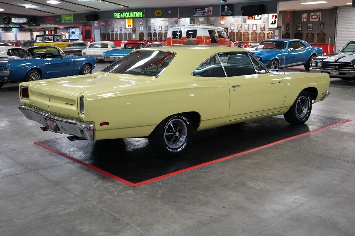 Plymouth-Road-Runner-Coupe-1969-8